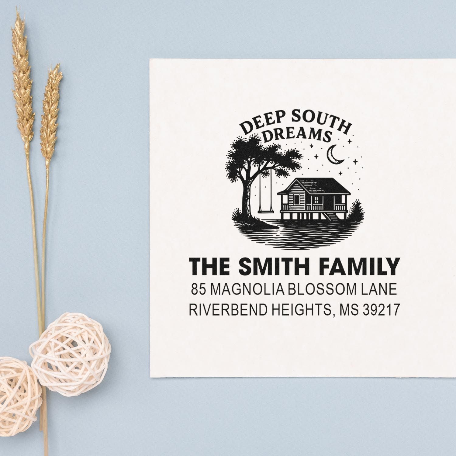 Personalized return address rubber stamp for The Smith Family with Deep South Dreams house design.