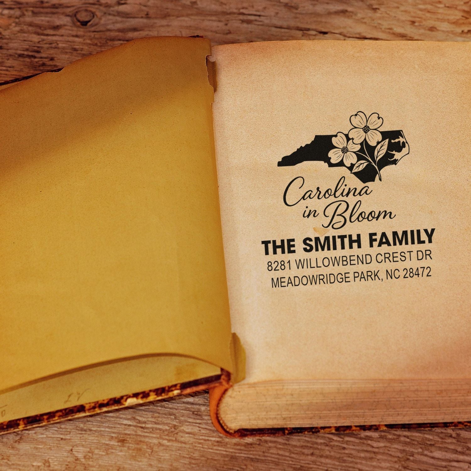 Personalized return address rubber stamp with Carolina in Bloom floral North Carolina design for The Smith Family.