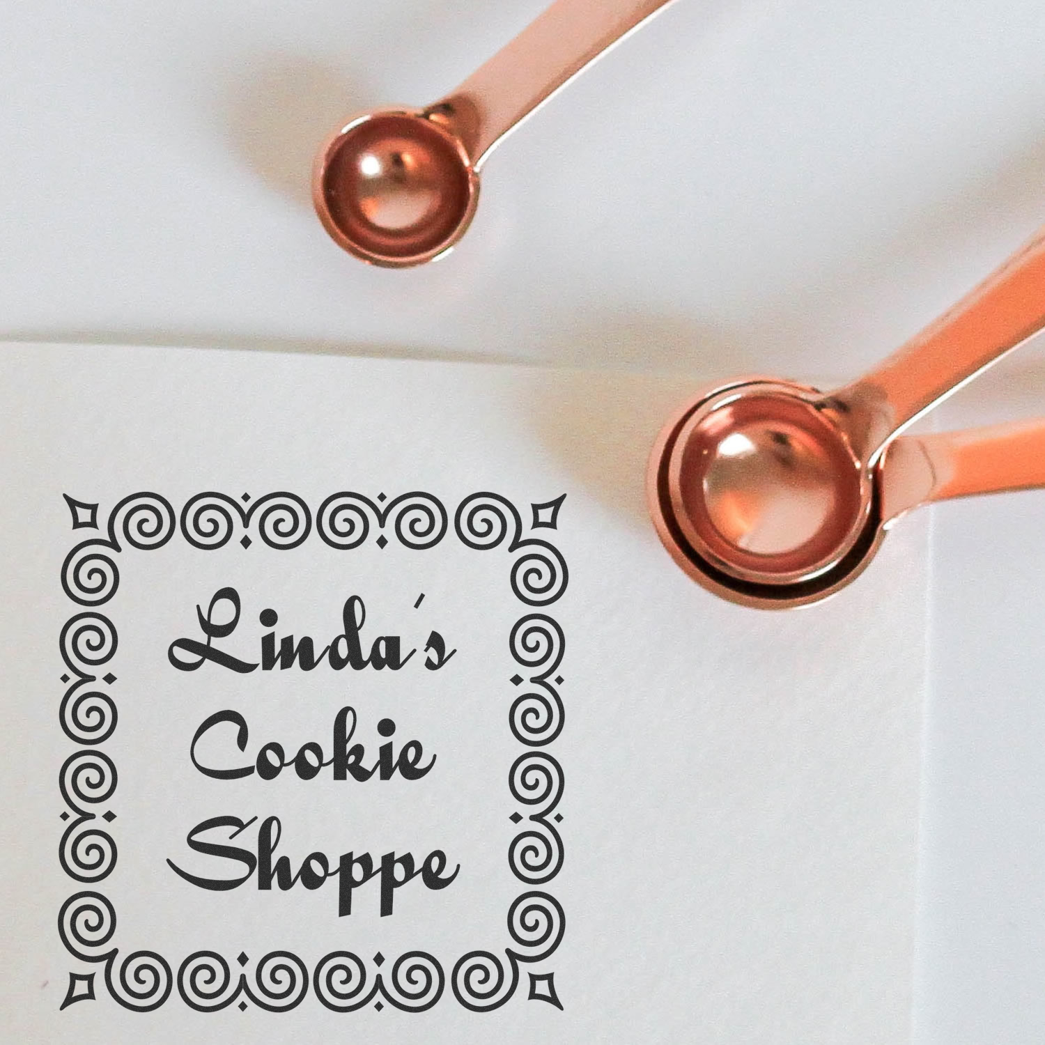 Custom rubber stamp for Linda's Cookie Shoppe with decorative border, ideal for bakery packaging, cookie bags, and branding.